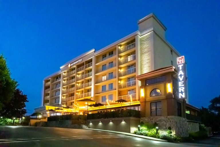 Contact Copper House Tavern Restaurant in Waltham, Ma